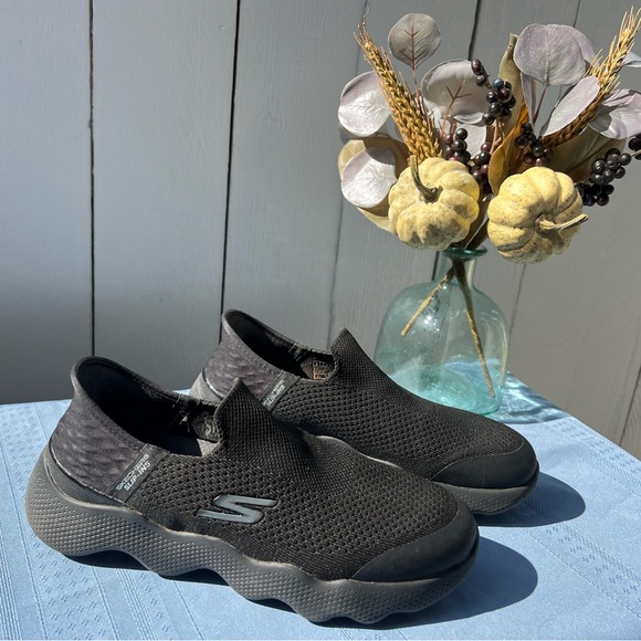 Skechers Black Slip-ins Shoes - Picture 2 of 5